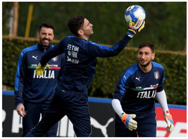 Buffon mệt mỏi giành khung gỗ với 2 hậu bối - Bóng Đá