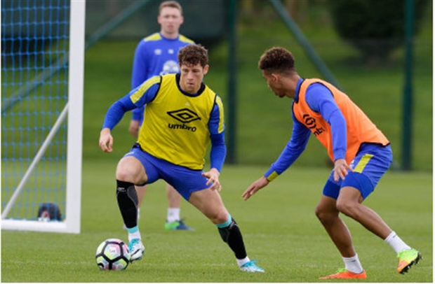 Everton đang xếp thứ 7 tại Ngoại Hạng Anh.