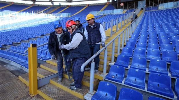 Trong hơn 1 năm qua, sân Olimpico liên tục 'vắng khách' trong các trận đấu của cả Roma lẫn Lazio.