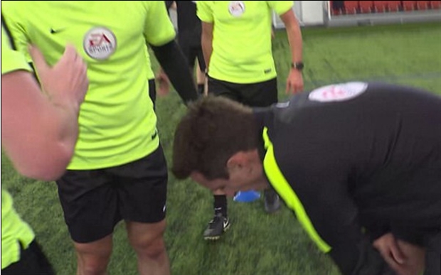 Cả Carragher và Neville đều đã nhiều lần phải xin 'tạm dừng' để hồi sức.