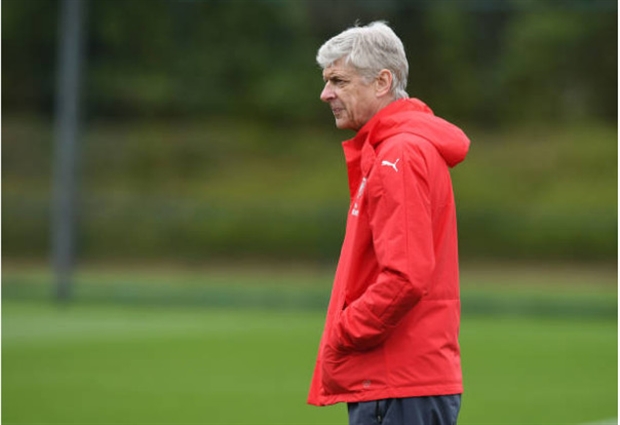 Tuy nhiên bỏ qua tất cả sức ép từ dư luận, Wenger lúc này vẫn chỉ tập trung huấn luyện các học trò.