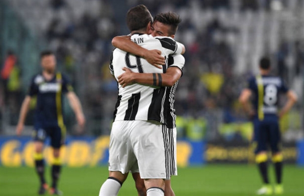 Higuain lập cú đúp, Juventus 'bắn tín hiệu' cho Barcelona - Bóng Đá