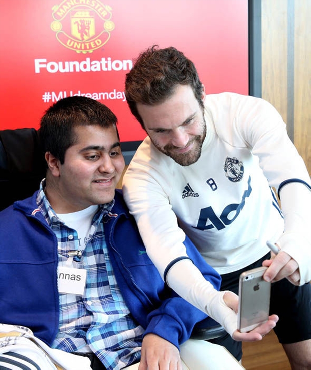 Rooney già nua, Pogba lại đổi tóc  - Bóng Đá