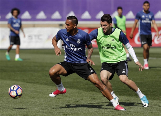 Buổi tập của Los Blanco chẳng khác nào một trận đấu chính thức trên sân.