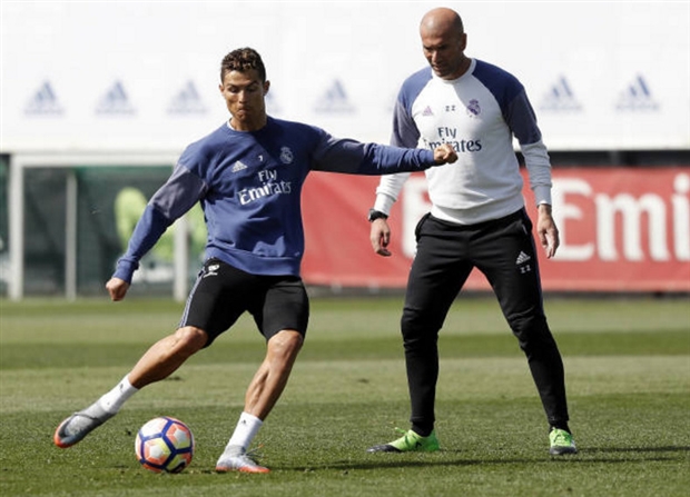 Rõ ràng HLV Zidane luôn rất coi trọng từng buổi tập của đội bóng.