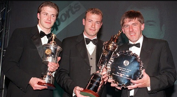 Beckham từng giành danh hiệu PFA dành cho cầu thủ trẻ xuất sắc nhất năm 1997.