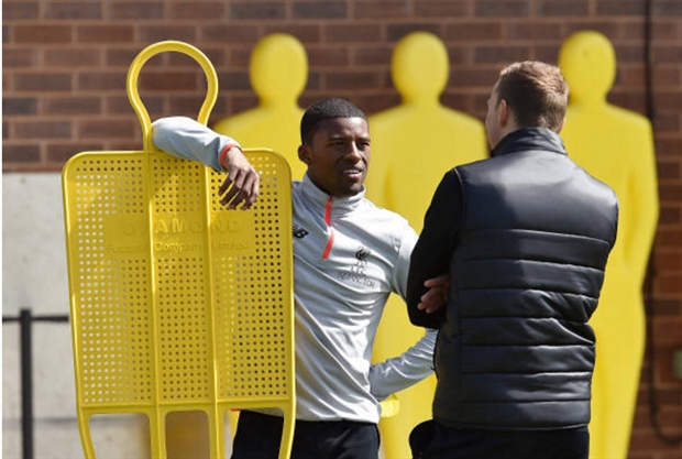 Liverpool tuy đang hơn Man City và Man Utd lần lượt 2 và 3 điểm.