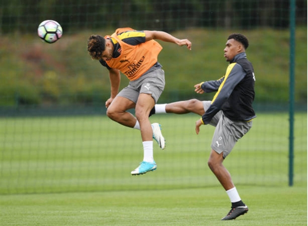 Wenger đứng ngồi không yên trước thềm Derby London - Bóng Đá