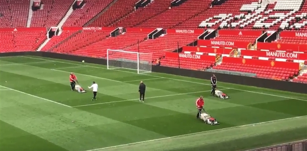 Đồng đội về hết, Mata vẫn âm thầm ở lại Old Trafford tập luyện - Bóng Đá