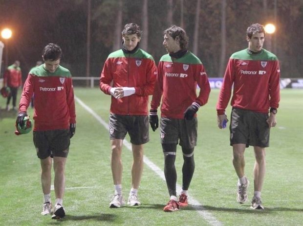 Herrera đầy thân thiết với kẻ thù ngay sau trận hòa của Man Utd - Bóng Đá