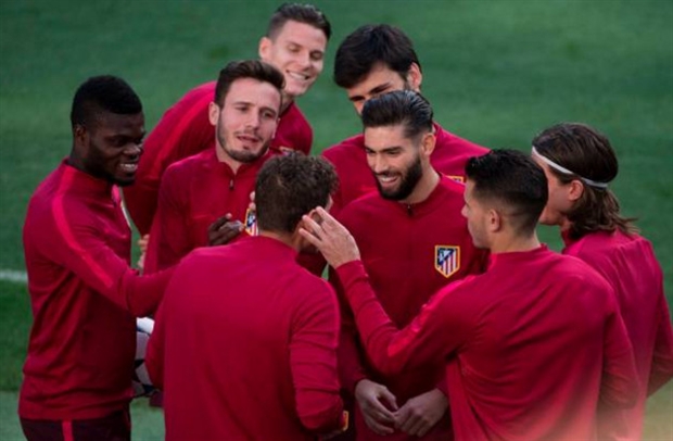 Griezmann đầy nữ tính xuất hiện tại Bernabeu - Bóng Đá