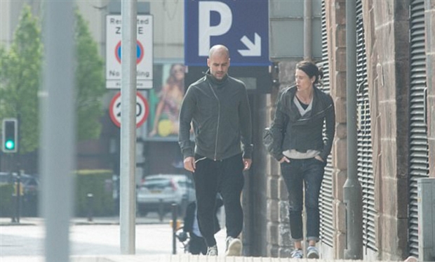 Nhờ vợ, Guardiola tạm quên đi sầu muộn cùng Man City - Bóng Đá