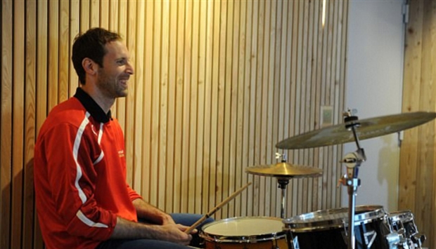 Trong lúc Cech không thể ra sân thi đấu.