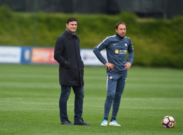 Huyền thoại người Argentina tỏ ra rất hài lòng trước những gì ông chứng kiến.