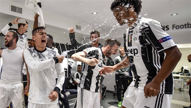 Juve và những hình ảnh ăn mừng 'điên rồ' chưa từng được tiết lộ  - Bóng Đá