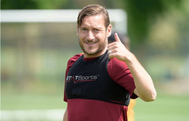 Trước tin đồn bất hòa, Spalletti cười không nổi trên sân tập của Roma - Bóng Đá