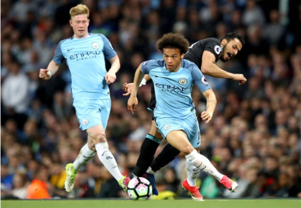 Tiền vệ: L. Sané - 7.4