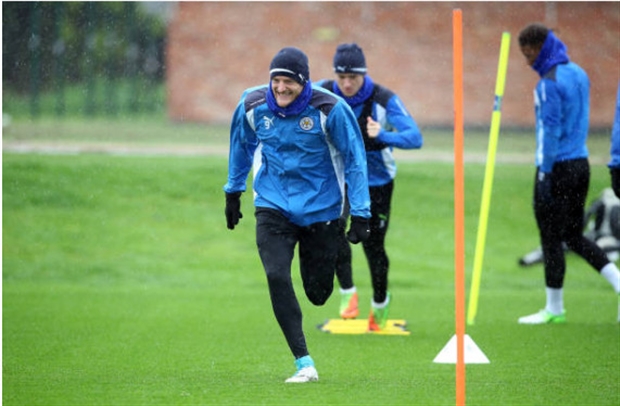 Vardy ôn lại tuổi thơ dưới cơn mưa tại Belvoir Drive - Bóng Đá