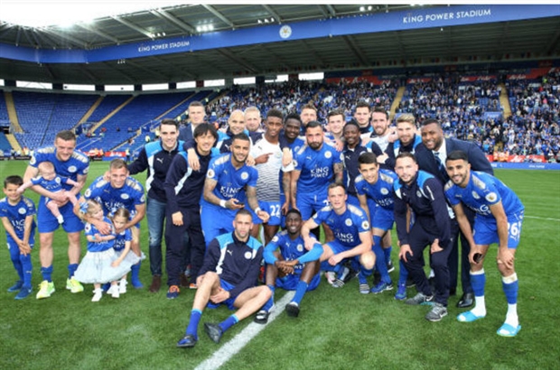 'Đại gia đình' Leicester chụp ảnh kỷ niệm.