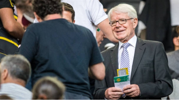 Ông Reinhard Rauball, chủ tịch của Dortmund.