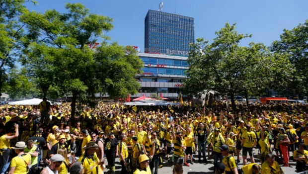 Dortmund nhuộm vàng thành Berlin trước CK cúp Quốc Gia  - Bóng Đá