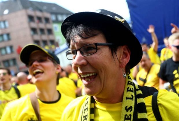 Cảnh sát căng thẳng chờ Dortmund 'khoe' cúp - Bóng Đá