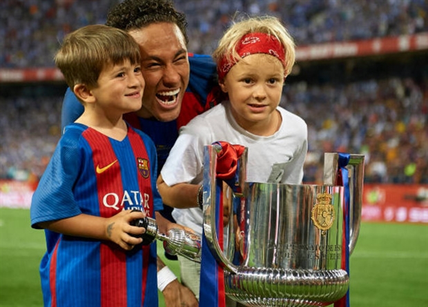 Tiền đạo: Neymar - 8.6