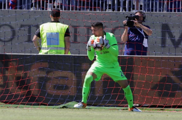 Thủ môn: L. Crosta (Cagliari) - 8.5 điểm (Theo Whoscored)