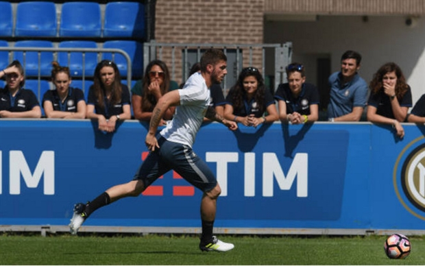 Hậu vệ: D. Santon (Inter) - 8.1