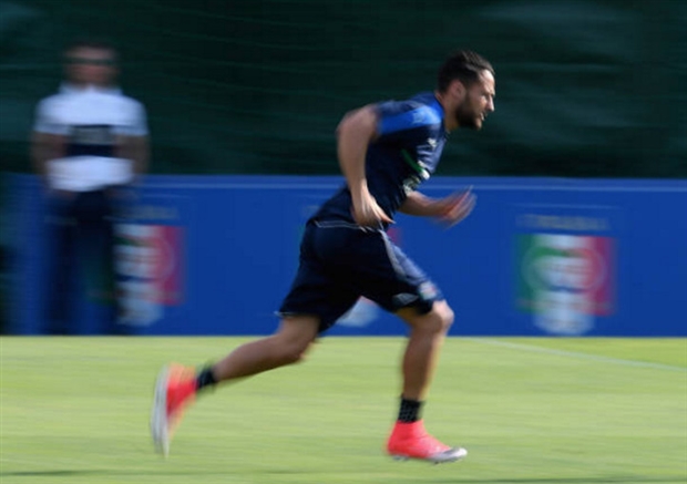 Nhưng buổi tập của Italia vẫn diễn ra rất nghiêm túc và không hề thiếu lửa.