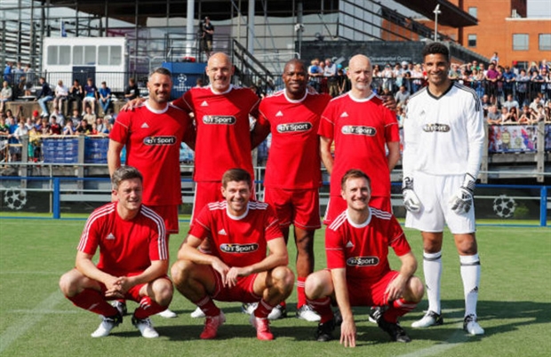 Gerrard 'quẩy' cực xung, hâm nóng chung kết Champions League - Bóng Đá