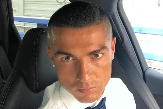 Ronaldo đã quyết định xuống tóc.