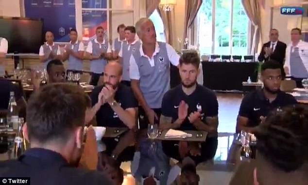 Với tư cách là thuyền trưởng của tuyển Pháp.