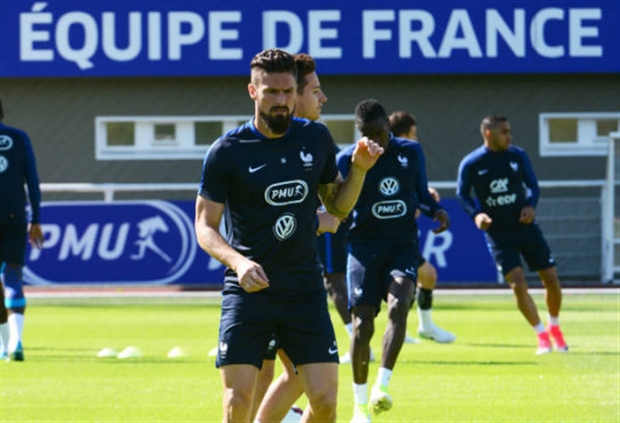 Olivier Giroud tại tuyển Pháp vẫn đang là một ngôi sao rất quan trọng trên hàng công tuyển Pháp.