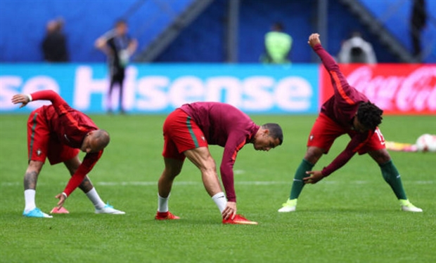 Dàn sao New Zeland căng thẳng trước giờ chạm mặt Ronaldo - Bóng Đá