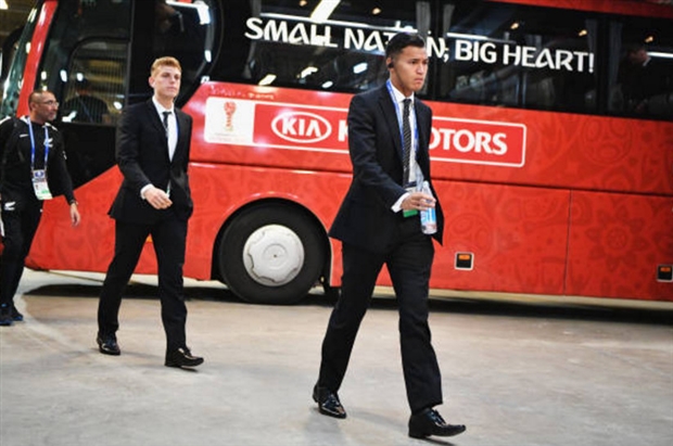 Dàn sao New Zeland căng thẳng trước giờ chạm mặt Ronaldo - Bóng Đá