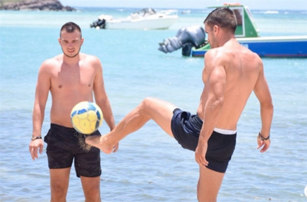 Sắp hội quân, mục tiêu của Man Utd tìm lại cảm giác giữa biển - Bóng Đá