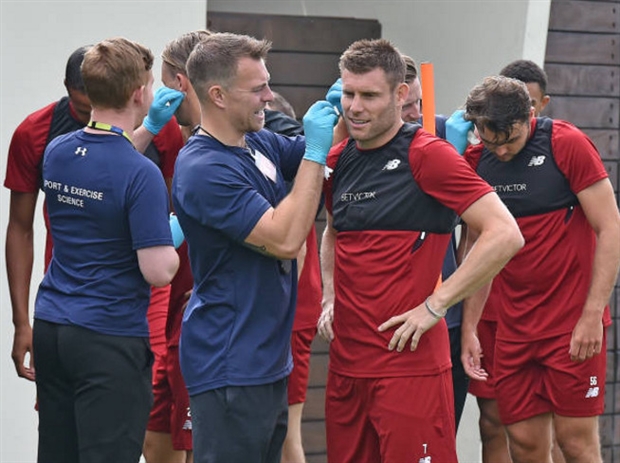 Dàn sao Liverpool cười hết ga trong ngày hội quân - Bóng Đá