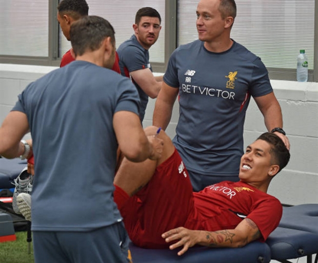 Dàn sao Liverpool cười hết ga trong ngày hội quân - Bóng Đá