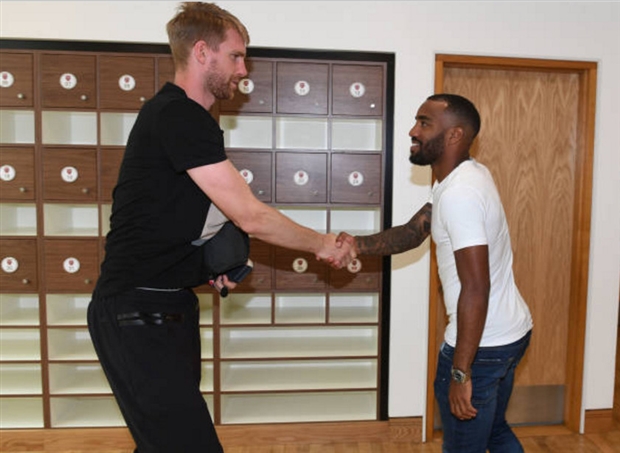 Lacazette và những khoảnh khắc fan Arsenal chờ đợi suốt tháng qua - Bóng Đá