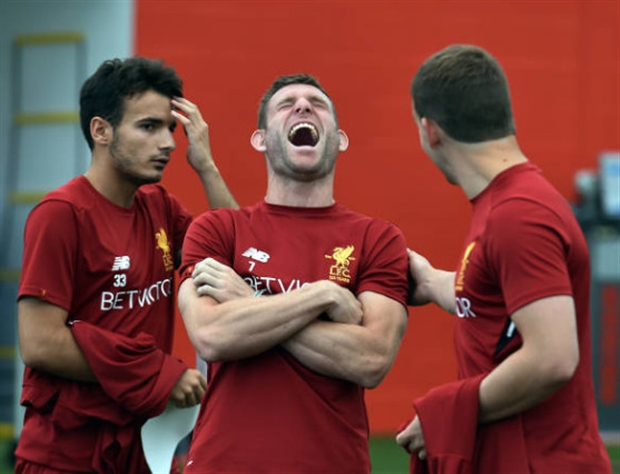 Dàn sao Liverpool cười hết ga trong ngày hội quân - Bóng Đá