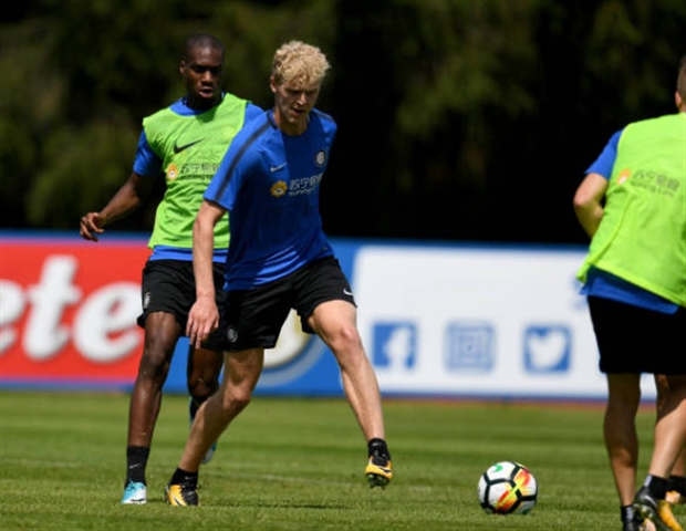 Không khó để nhận ra các ngôi sao của Inter đều tỏ ra kiệt sức sau buổi tập.