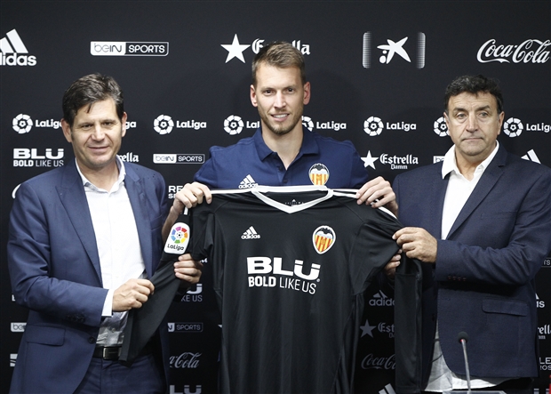 Để thông báo về bản hợp đồng mới đến từ Juventus.