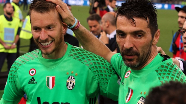Sau khi anh đã phải núp dưới cái bóng quá lớn của Buffon trong nhiều năm qua.