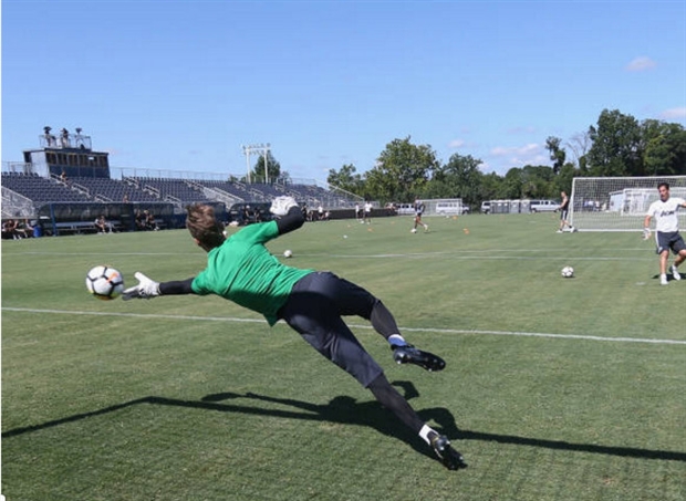 Cuộc chiến trong khung gỗ tại Man Utd đang là rất nóng.