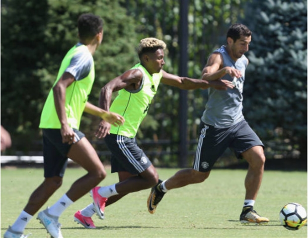 Cầu thủ 20 tuổi này cũng đã tập luyện rất năng nổ trên sân.