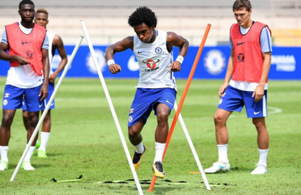 Bị phóng viên 'vây', Conte trút giận lên Morata? - Bóng Đá