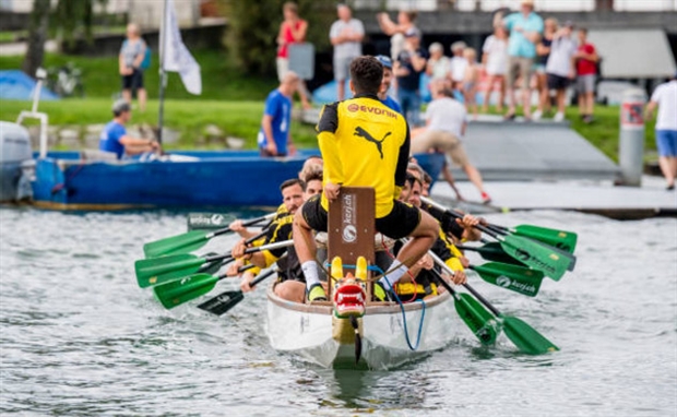 Chán chơi bóng, sao Dortmund rủ nhau đi đua thuyền - Bóng Đá
