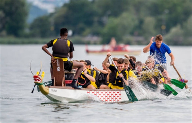 Chán chơi bóng, sao Dortmund rủ nhau đi đua thuyền - Bóng Đá