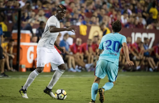 Tiền vệ: Pogba